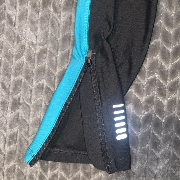 Under Armour Heat Gear Compression Full Length Running Leggings. XS. - Picture 6 of 7